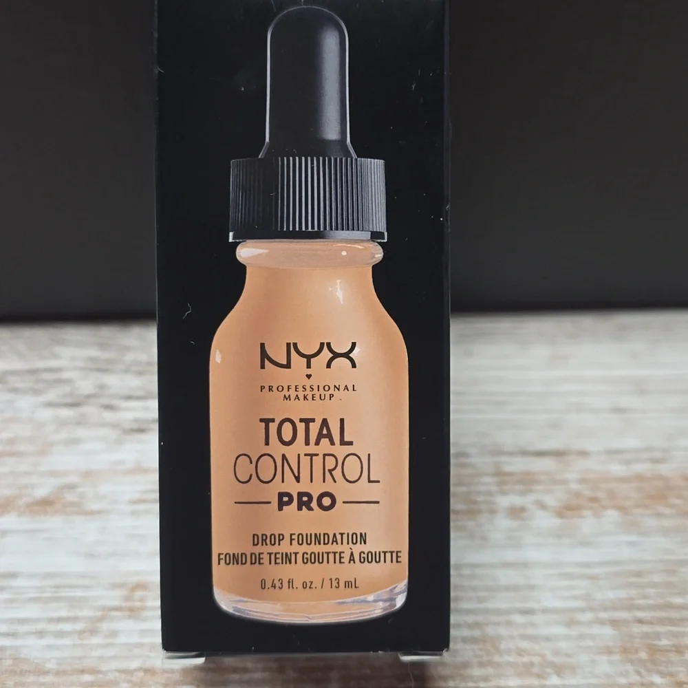 NYX Total Control Pro Foundation - Classic Tan